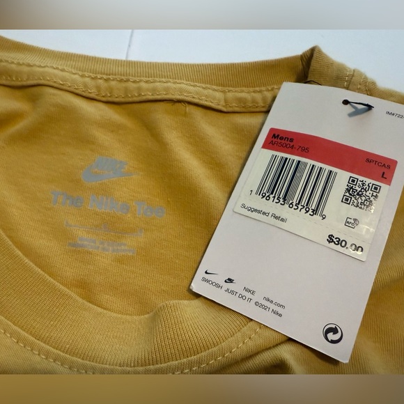 NWT Men’s The Nike Tee, Athletic Gold, Size Large - Picture 3 of 4